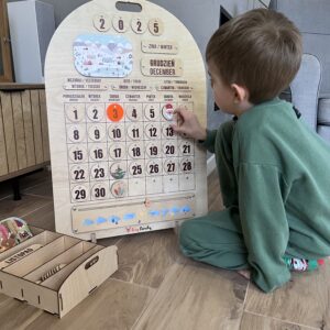 edukacyjny kalendarz drewniany pomoc dydaktyczna dla dzieci prezent edukacyjny dla przedszkolaka kalendarz didaktyczny tablica edukacyjna montessori